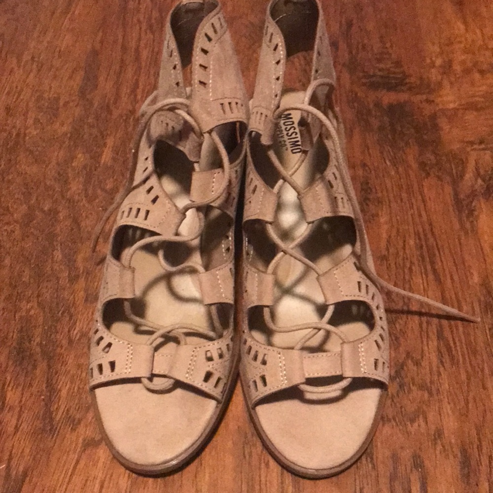 Mossimo Tan Sandal!